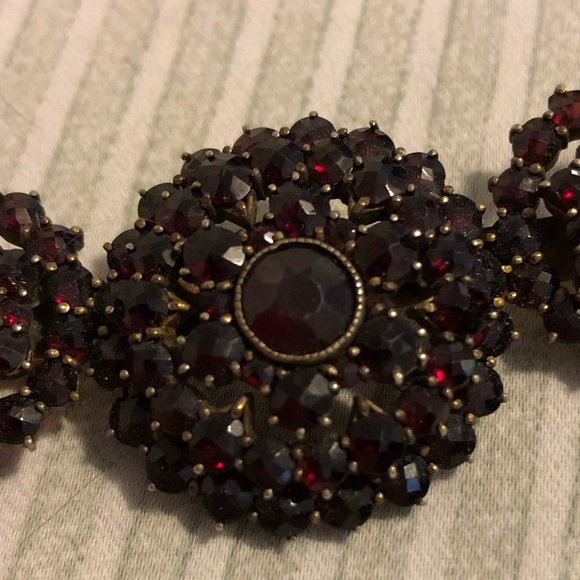 Victorian Garnet Brooch 1800’s , tier’s in round circle ⭕️ gilt on silver,14kpin - Picture 7 of 8